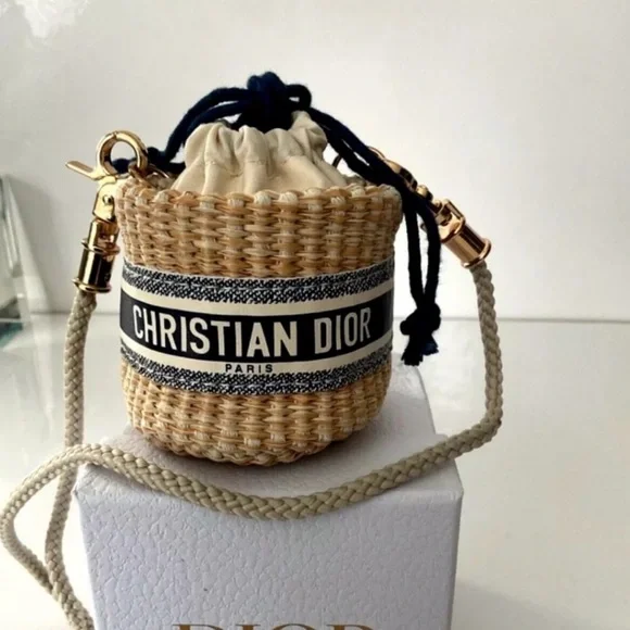 Dior Mini Beauty Bag - Picture 1 of 10